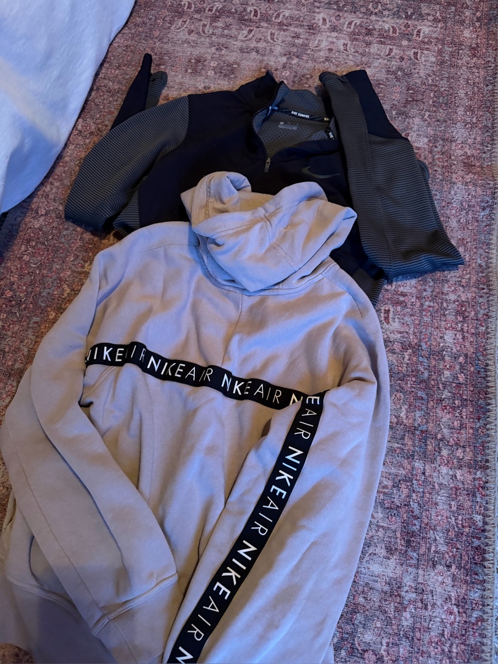 Nike set! women’s (M) Quarter-Zip & sweatshirt with classic Nike ribbon logo